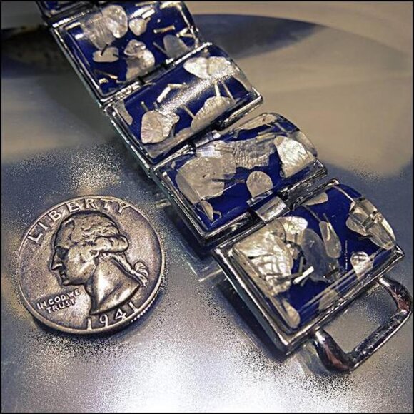 1950s Blue w Silver Confetti Lucite Vintage Bracelet 19091 - Picture 8 of 10
